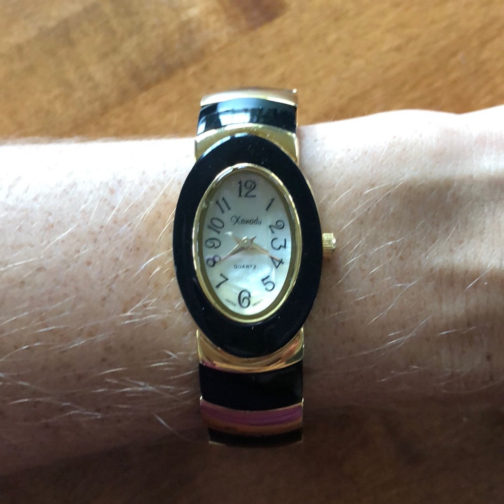 Black and Gold Tone Quartz Adjustable Watch